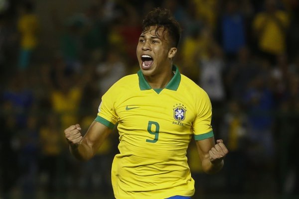 Pakistani media: Bayern recently inspects the Brazilian striker Joe, but Cruzero has no intention of selling the player