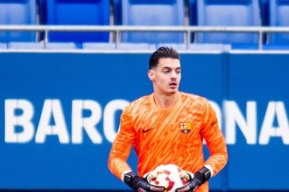 Reporter: Barcelona youth training goalkeeper Yakobeshvili is close to joining Andorra FC on loan
